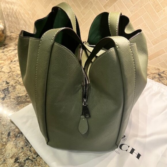 COACH Hadley Hobo - Picture 4 of 9